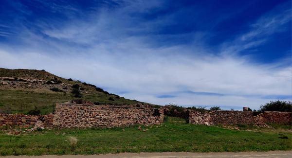 Hanglip Farm kraal walls 2